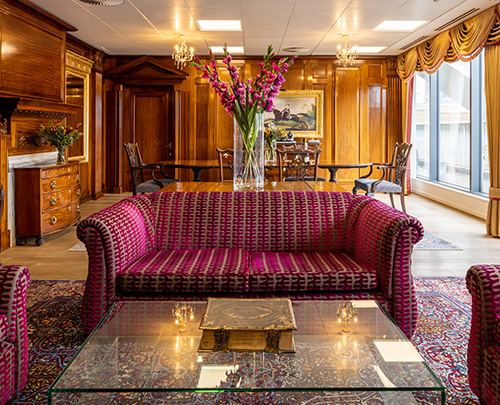 A quiet, luxurious room at Vardags for high-profile clients to have privacy