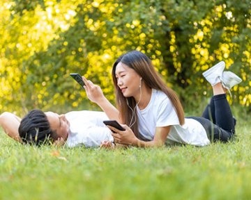 Marriage, divorce and millennials: social media