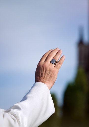 Pope Francis announces annulment reforms