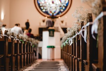 Get down the aisle on time or face divorce risk