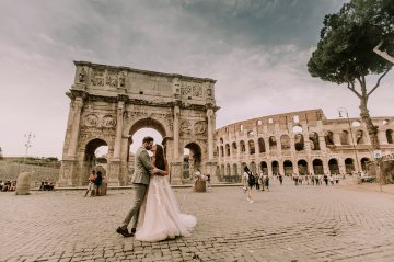 Italy cuts divorce waiting time to six months