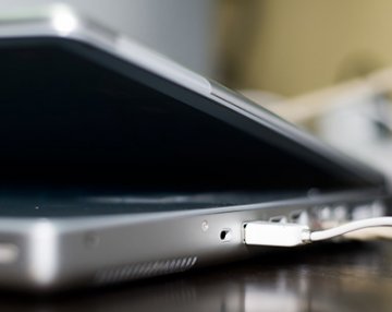 Police leaked domestic violence victim's personal data to alleged abuser