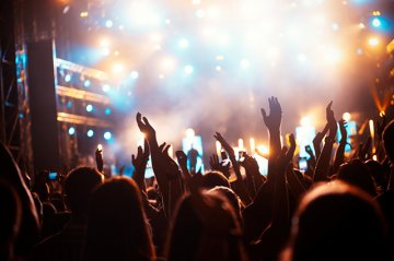 Janet Jackson and multi-millionaire husband begin divorce proceedings in the High Court