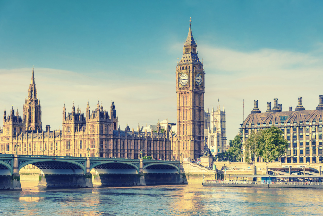 Heterosexual couples to be allowed to enter into civil partnerships